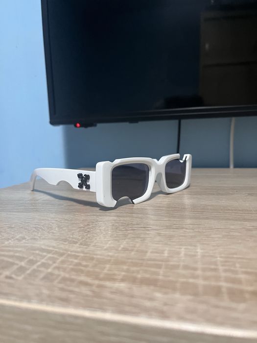 ochelri off white albi