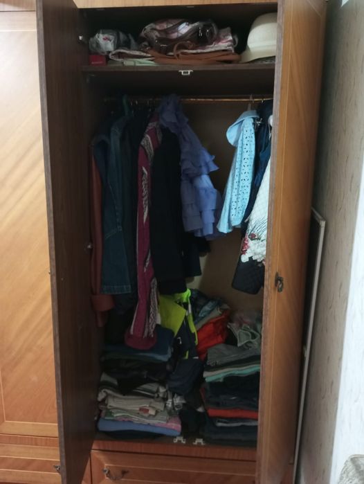 Шкафы 2 шт,тумба