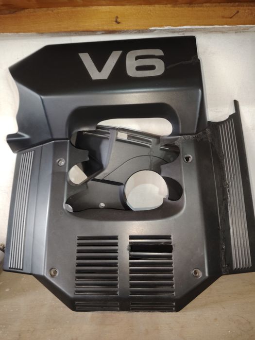 Продам крышку на двигатель.