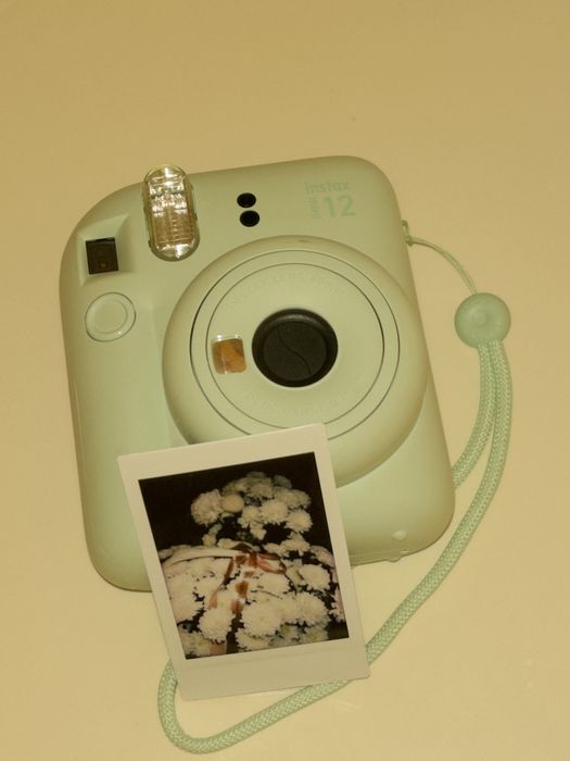 instax mini 12 зеленый