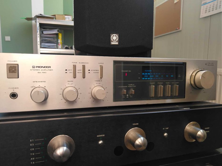 Amplificator Pioneer SA-720 BlueLine cap de serie