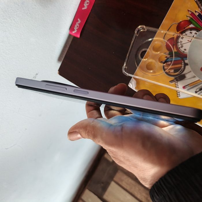 Redmi 14 c yangi qirchilgon qirilgon  joyi yóq