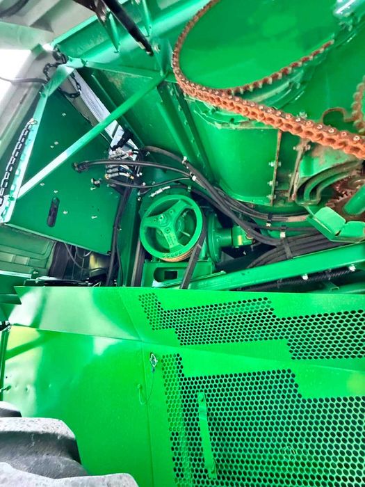 John Deere S 670 комбайн