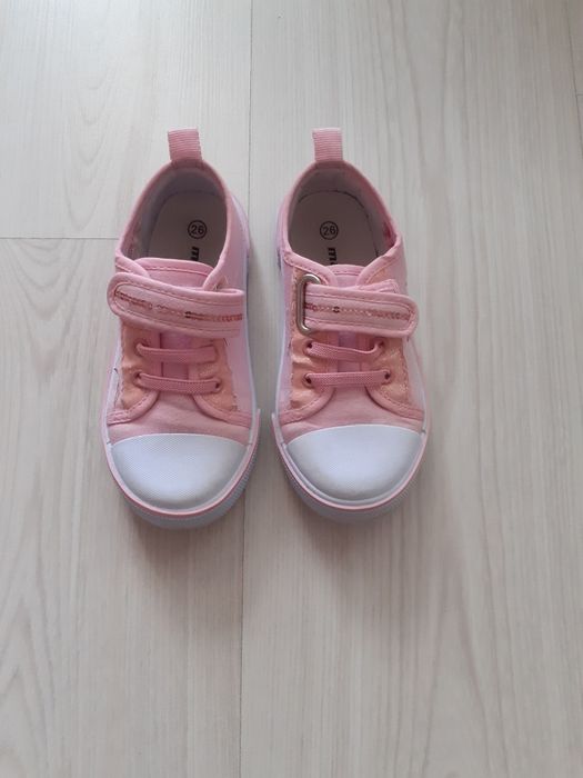 Детски розови пантофи