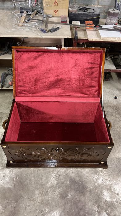 Сундук из дерева