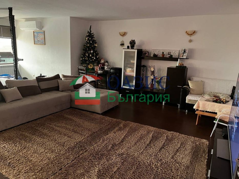 3-етажна къща с ресторант в центъра на Кошарица,1200кв.м,845 000 евро,