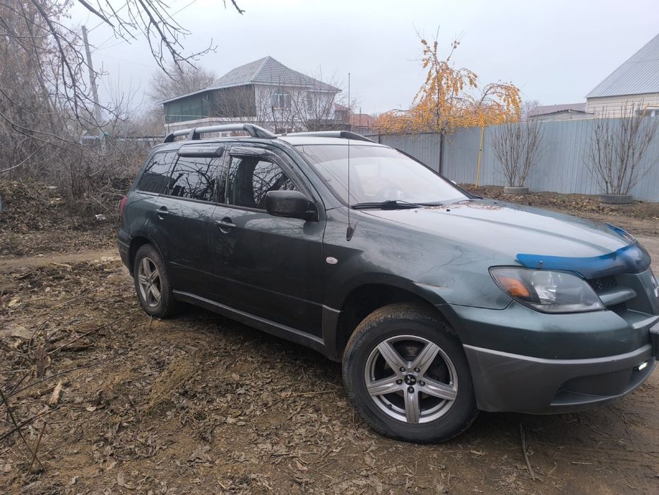 Mitsubism Outlander 2002 год