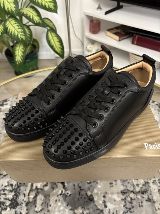 Vand pantofi Christian Louboutin