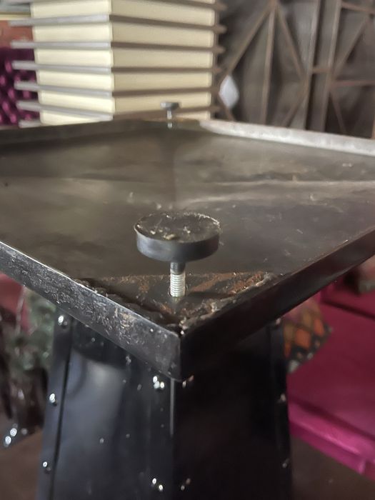 Маси масив дъб с метален крак