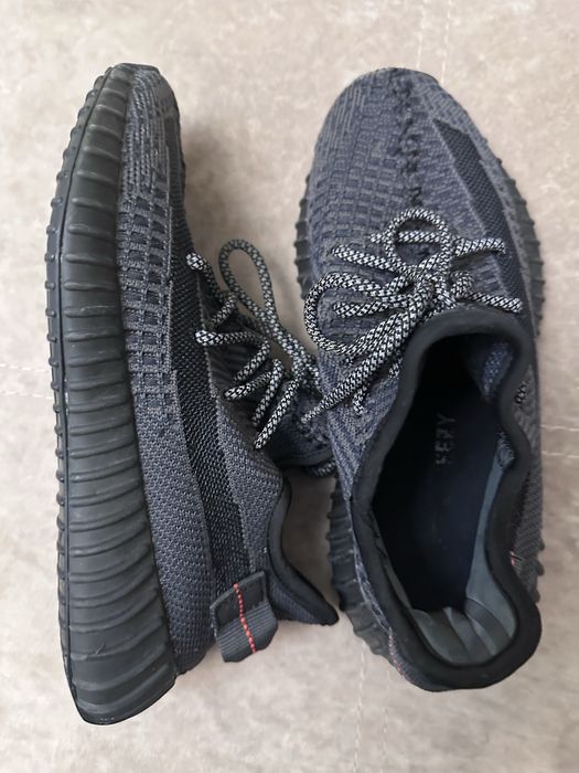 Продам кроссовки adidas yeezy