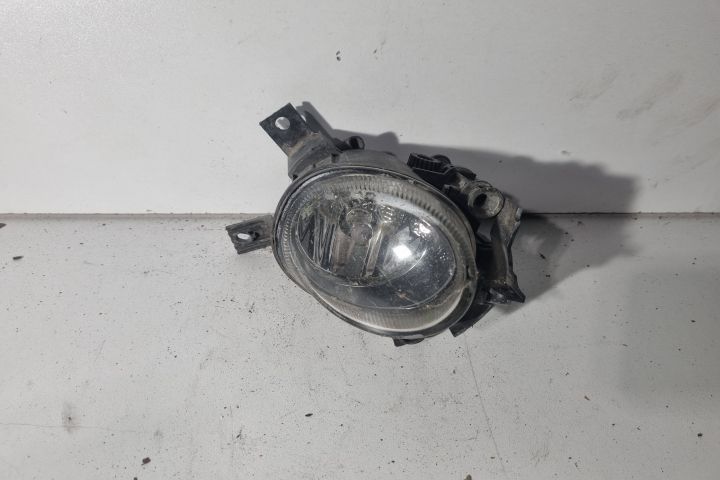 Proiector stanga Audi A4 B7