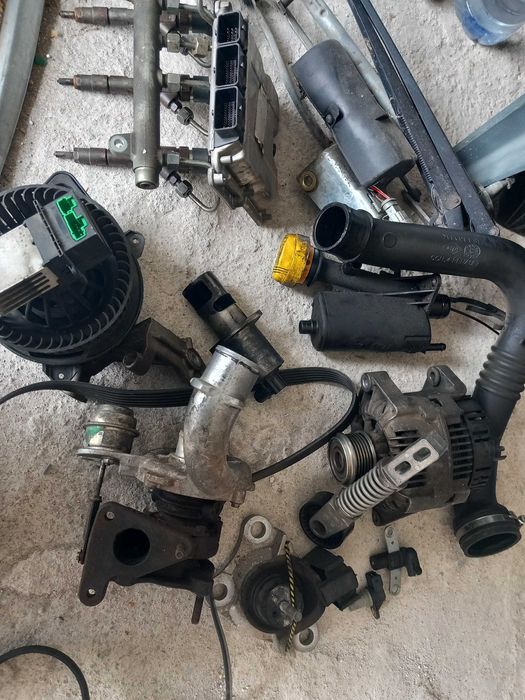 Продавам рено сценик1.9дси на части