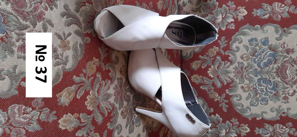 Продавам маркови дамски обувки