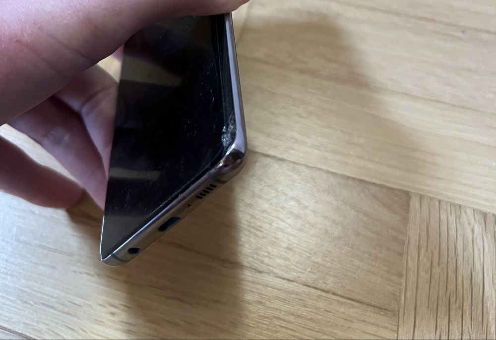 Samsung Galaxy S10 funcțional – ecran defect + husă UAG