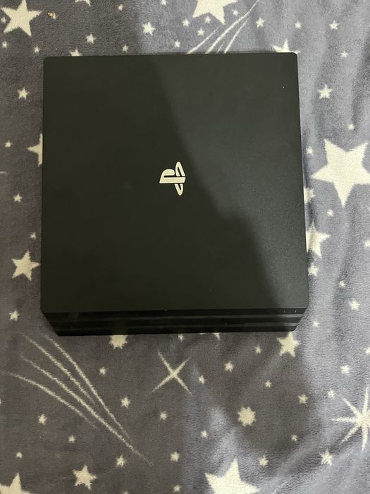 Vand playstation 4 pro cu jocuri