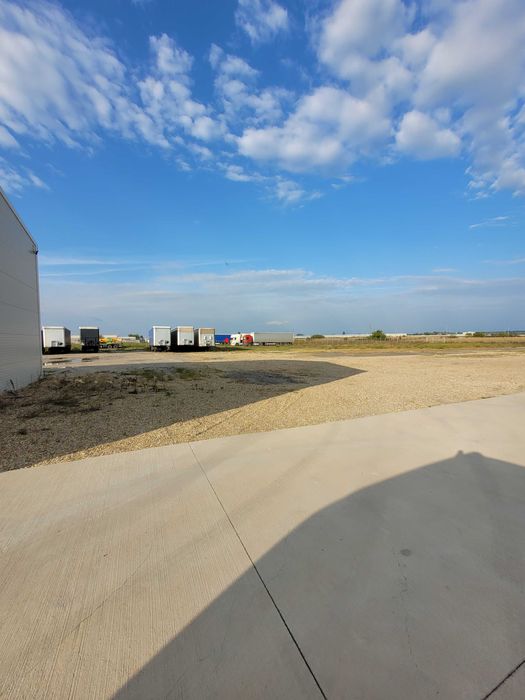 Chirie Teren intravilan Parcare TIR sau Construire Hala Sos. Borsului