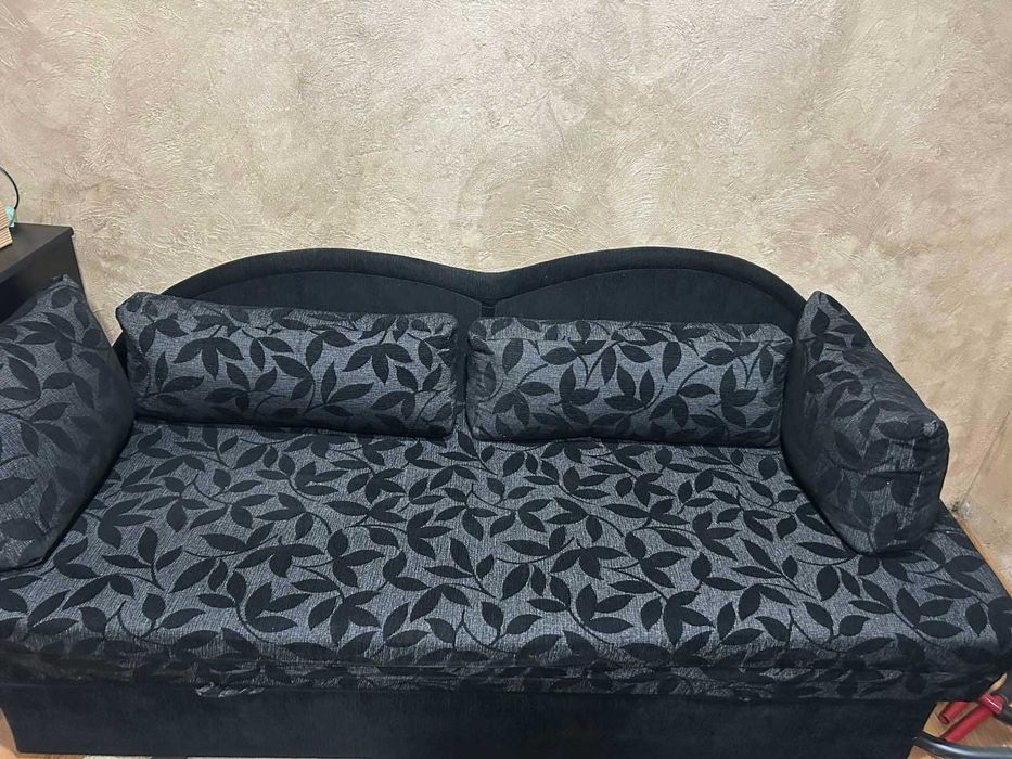 Разтегателен диван