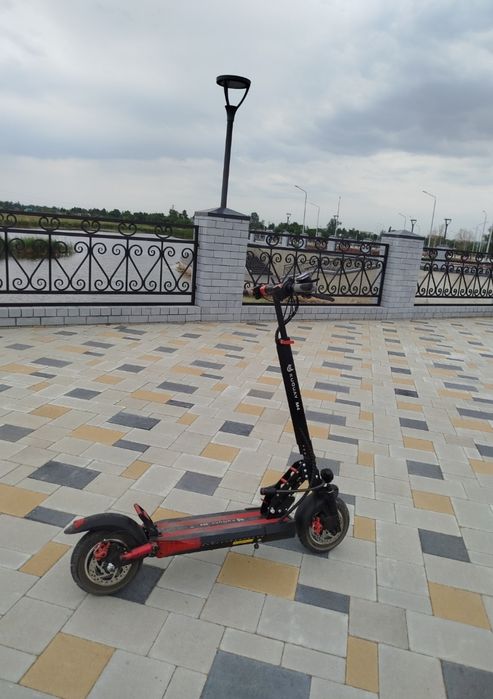 Электро самокат в хорошем состоянии