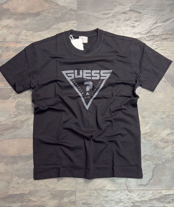 Премиум тениски GUESS | Модерен минималистичен дизайн