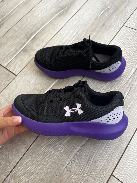 Маратонки -Under Armour GGS Surge 4