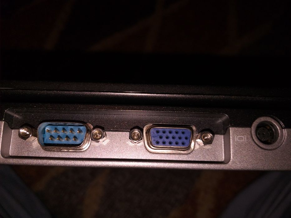 Laptop Dell D620, T7200 - 2,0 Ghz,4 Gb DDR2, serial port, hdd 120 ghz,