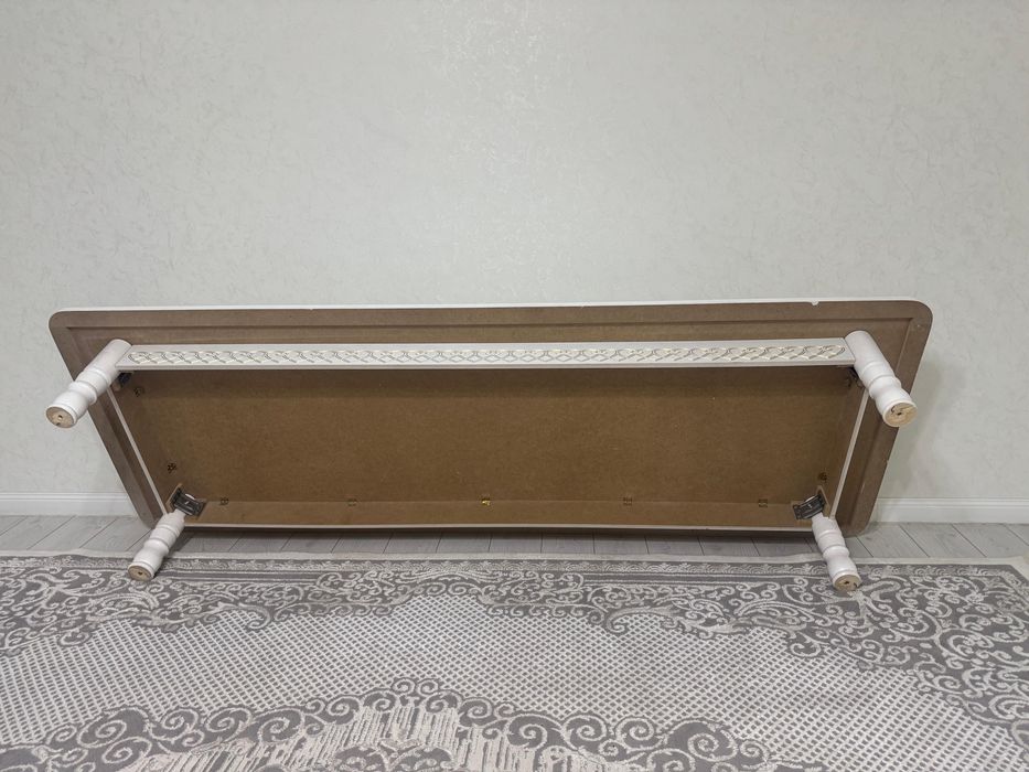 Стол для зала со съёмными ножками