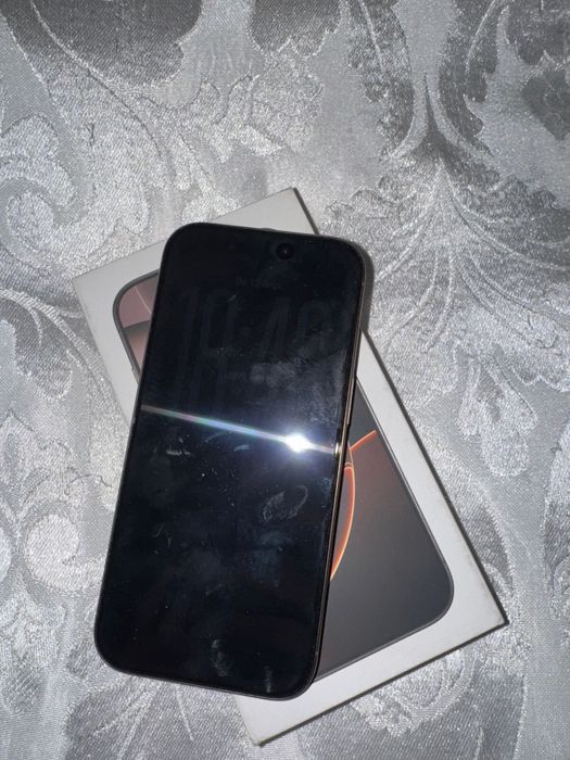 iPhone 16 pro, Desert Titanium, 256 GB