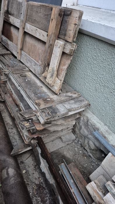 Продам опалубку самодельную металл  - дерево размером 200 см. × 50 см
