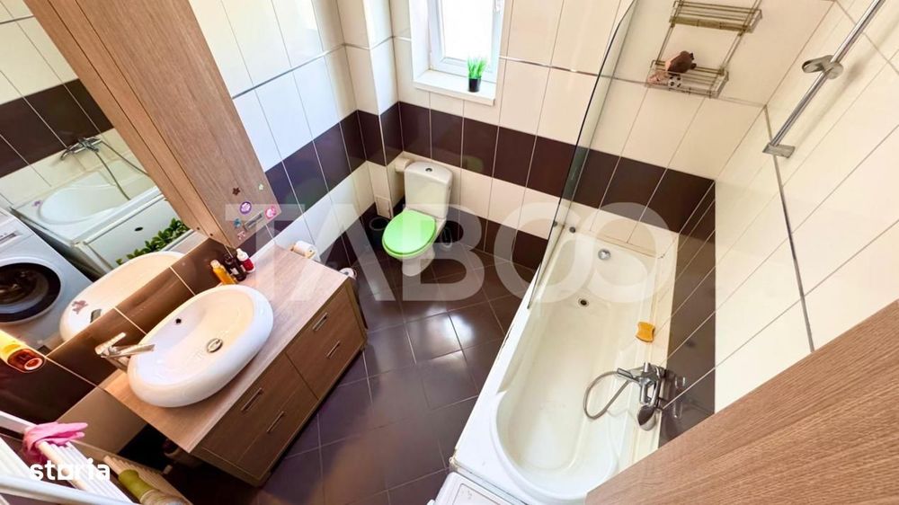 Apartament decomandat 2 camere 55 mpu balcon 3 mp de vanzare