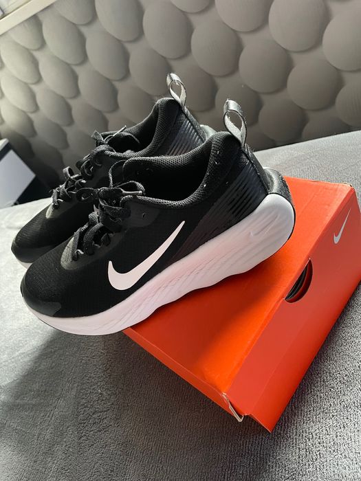 Дамски маратонки Nike