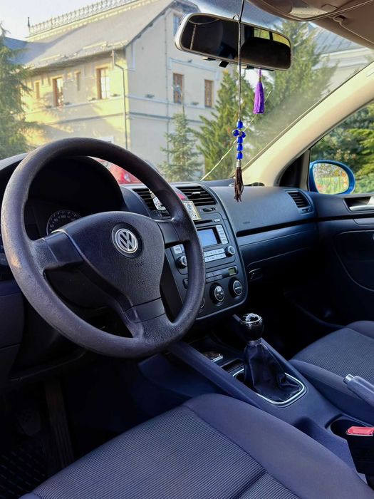 Vand VW Golf 5 1.6 benzina,2006,144270 km reali,stare f buna.