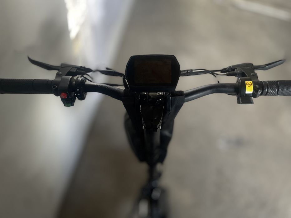 Vand trotineta electrica noua