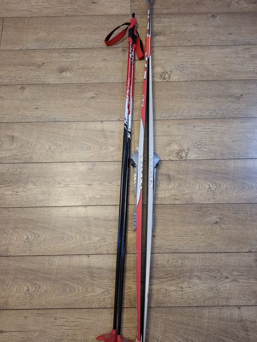 Продам лыжи  новые