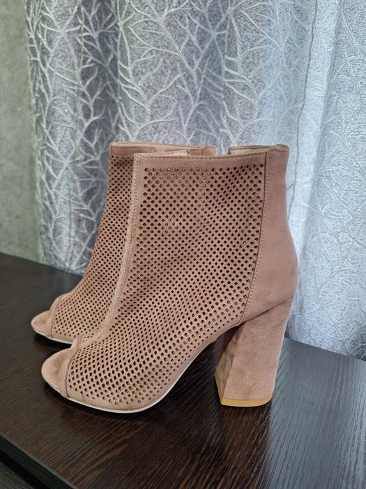 Продам ботильоны б/у в отличном состоянии