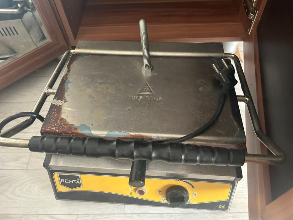 Тостер сатылады 90000 тенге келісеміз