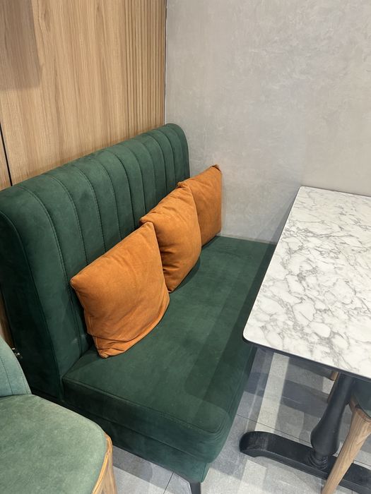 Продается столы и стулья + диван