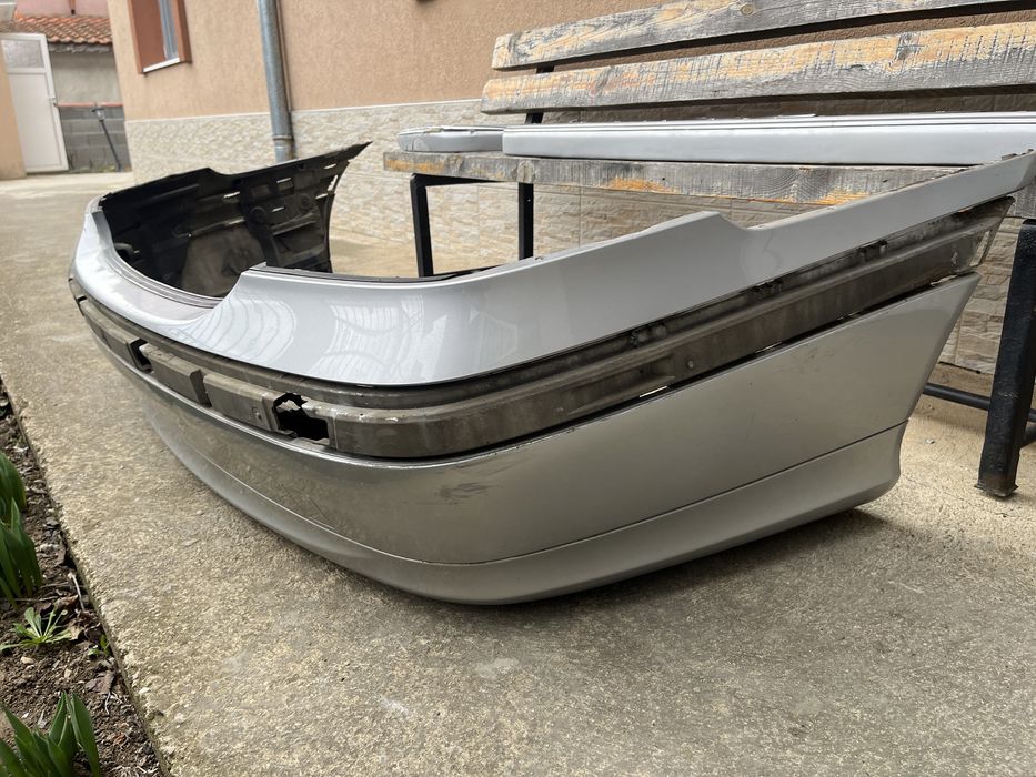 Задна броня задни врати