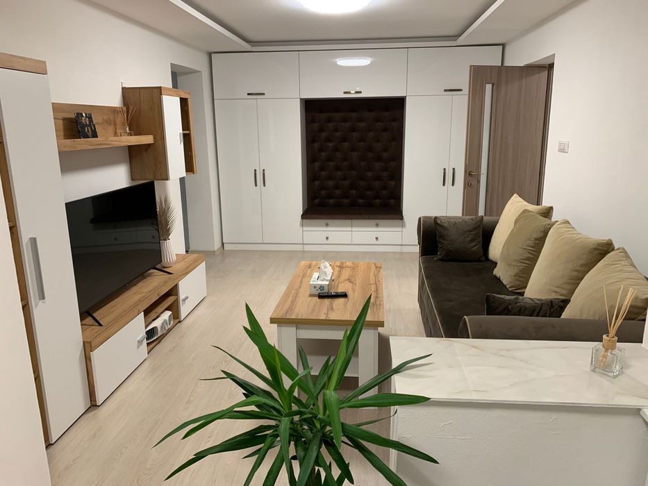 Apartament 2 camere, etaj 1, Zona Rotonda, (vis-a-vis de McDonalds)
