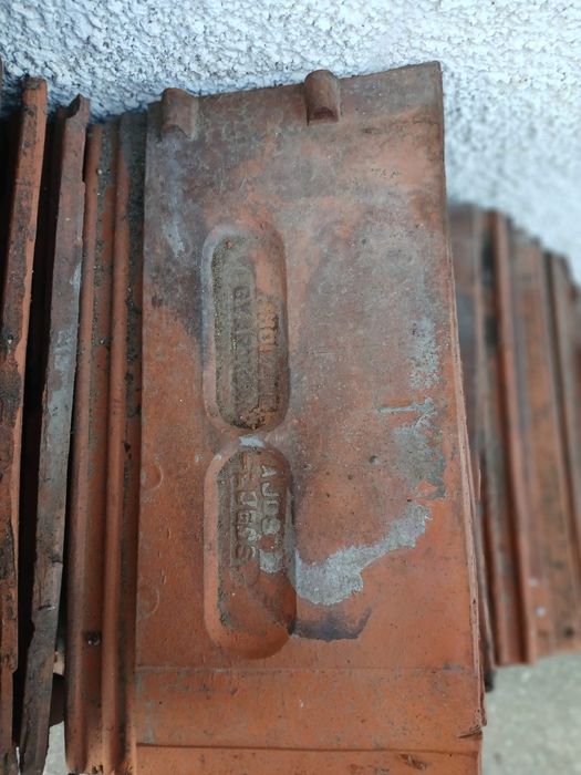 Vând țiglă și coame!