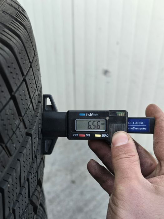 2 Броя 235/60/18 Hankook 6,5mm