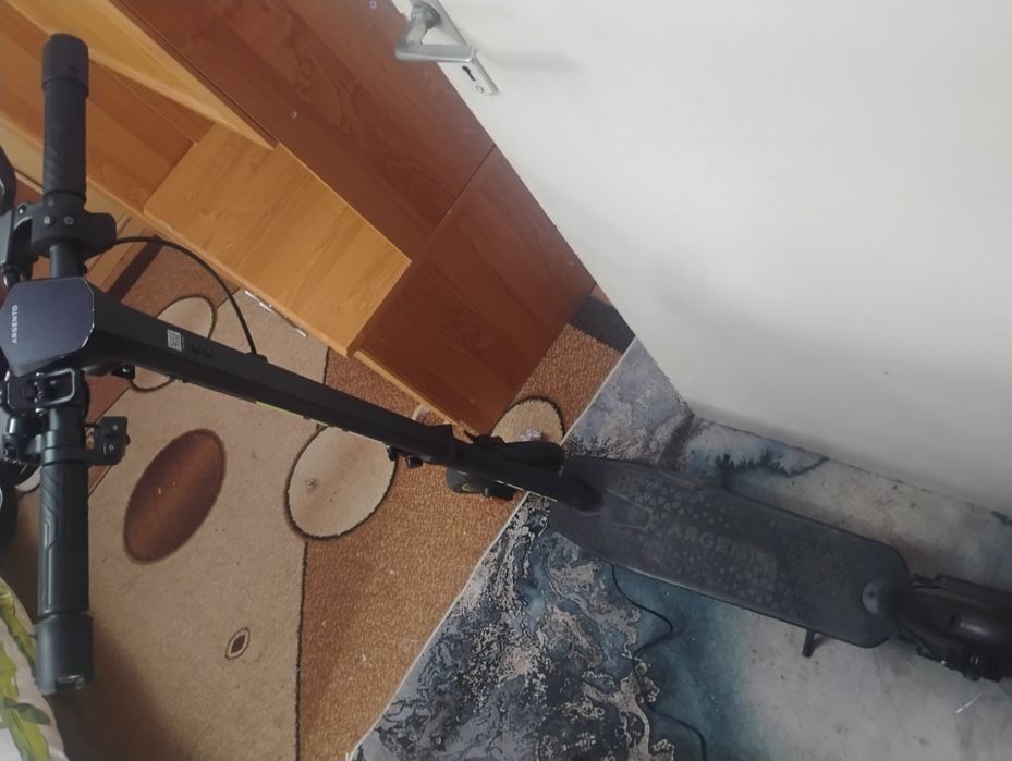 Vând sau schimb trotineta electrica cu iPhone