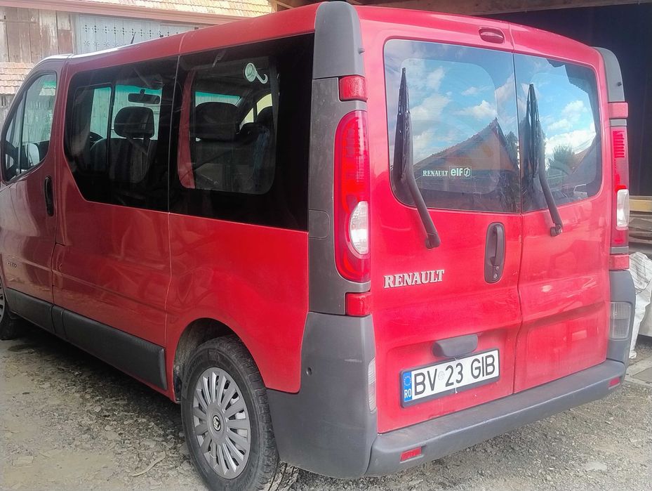 Renault Trafic, 8+1 locuri