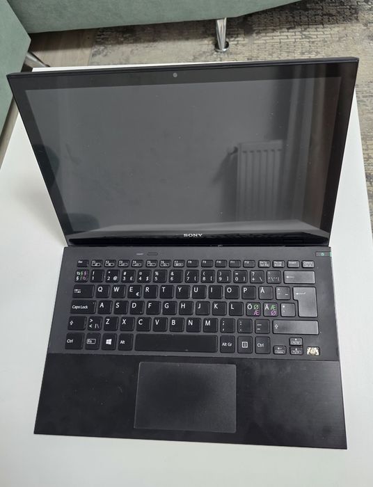 Laptop Sony VAIO SVP132A1CM – Ultrabook subțire, SSD, i5