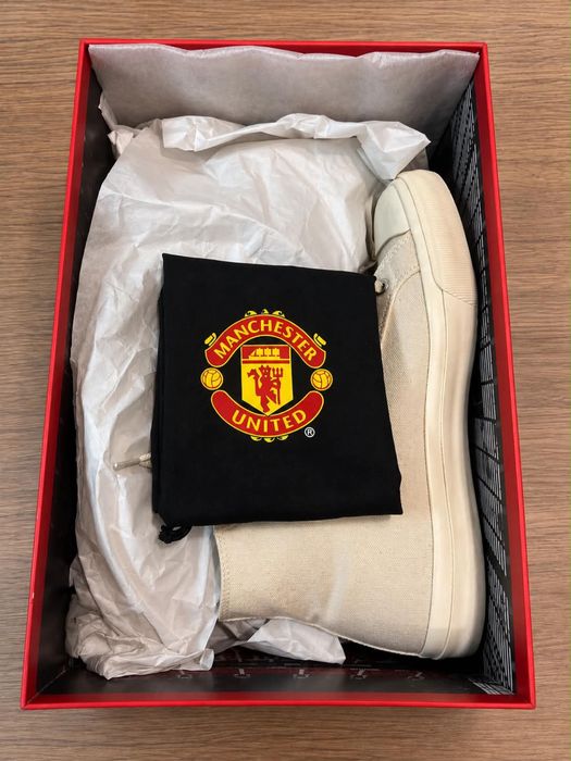 Оригинални обувки на Manchester United F.C.