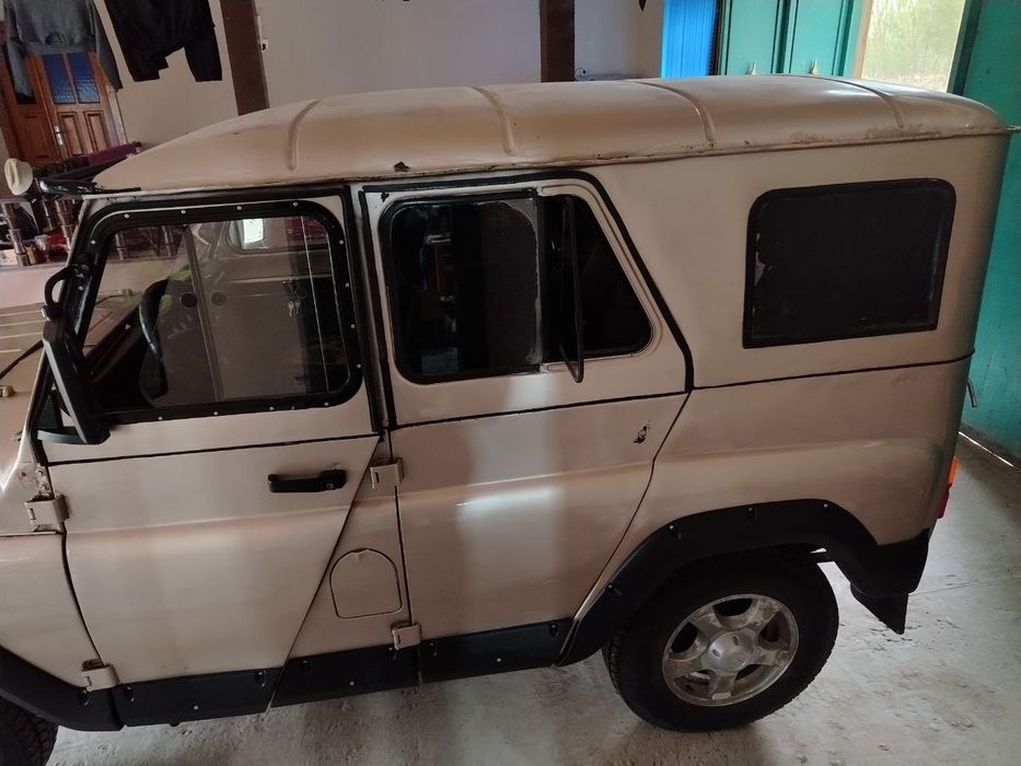 Avtomobil. Uaz469B
