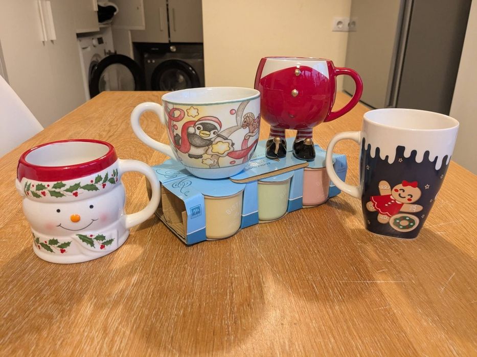 Căni mari cu modele de Crăciun