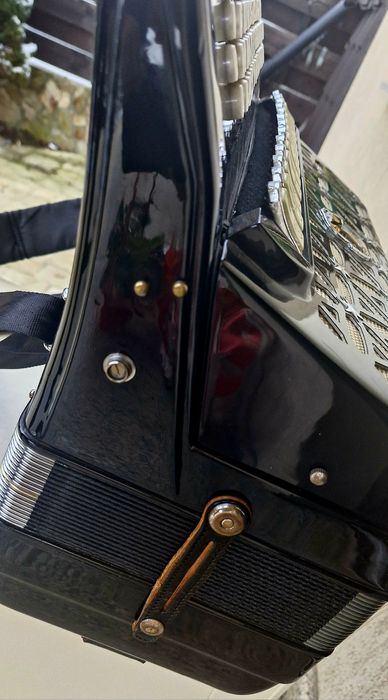 Armonica Adria cu 120 basi