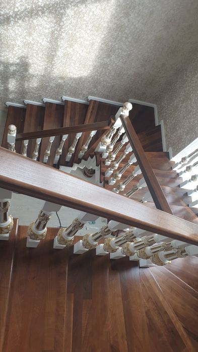 Zina lesnisa yogochdan