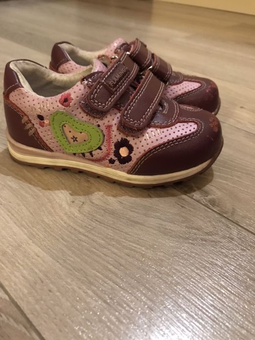 Продам кроссовки