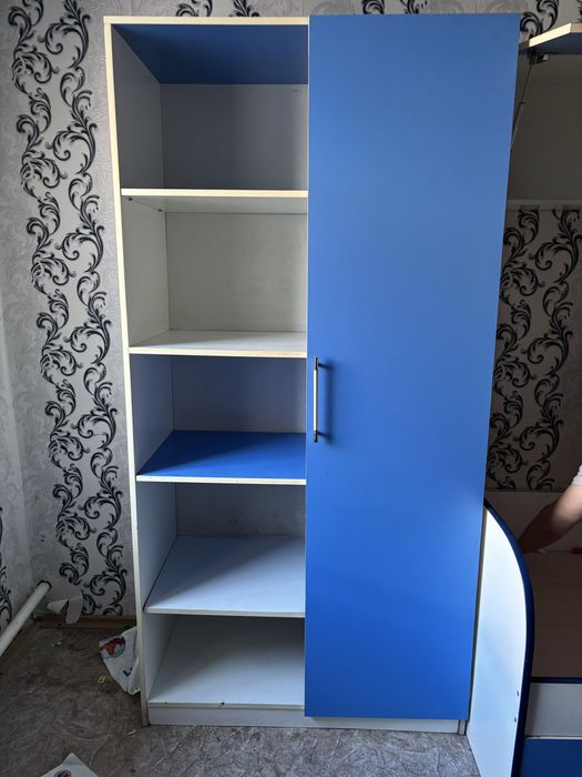 Продам подростковый спальный гарнитур
